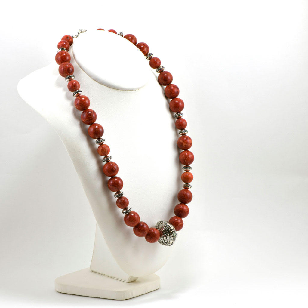 Collier en corail gorgone.