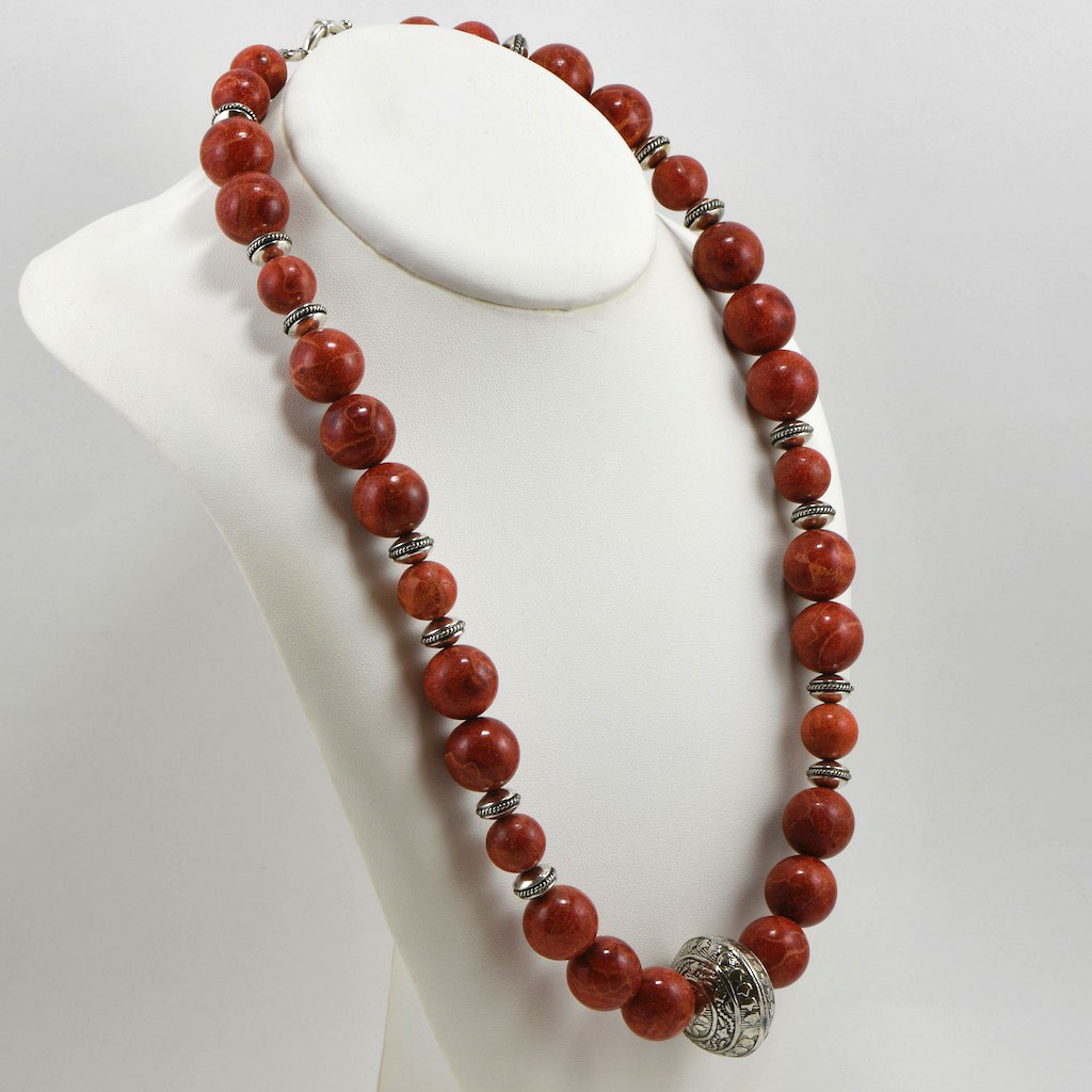 Collier en corail gorgone.